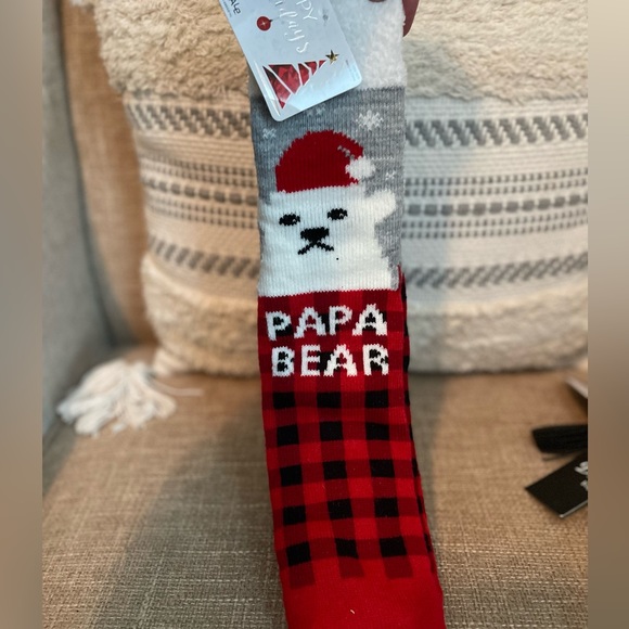 NWT Stocking Stuffer Bundle! earrings,coin purse, wristlet, & fuzzy socks - Picture 2 of 8